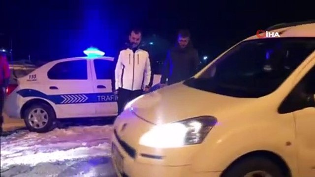 Sarıkamış Kaymakamı Koşal, -15 Derecede Yılbaşı Gecesi uygulama noktasını ziyaret etti