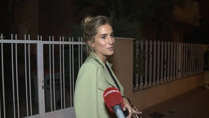 María Pombo sorprende a sus seguidores montando en moto