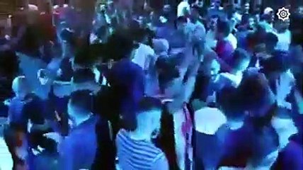 غضب كبير عقب تداول أغنية لمطرب فلسطيني يدعو لـ "حرق إدلب بالنار" (فيديو)