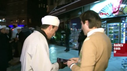 Gerici 'Tebliğciler' Karaköy'de bildiri dağıttı