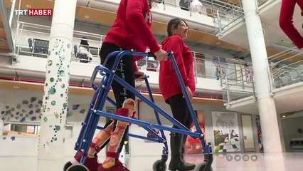 Serebral palsili İrem diğer hastalara umut oldu