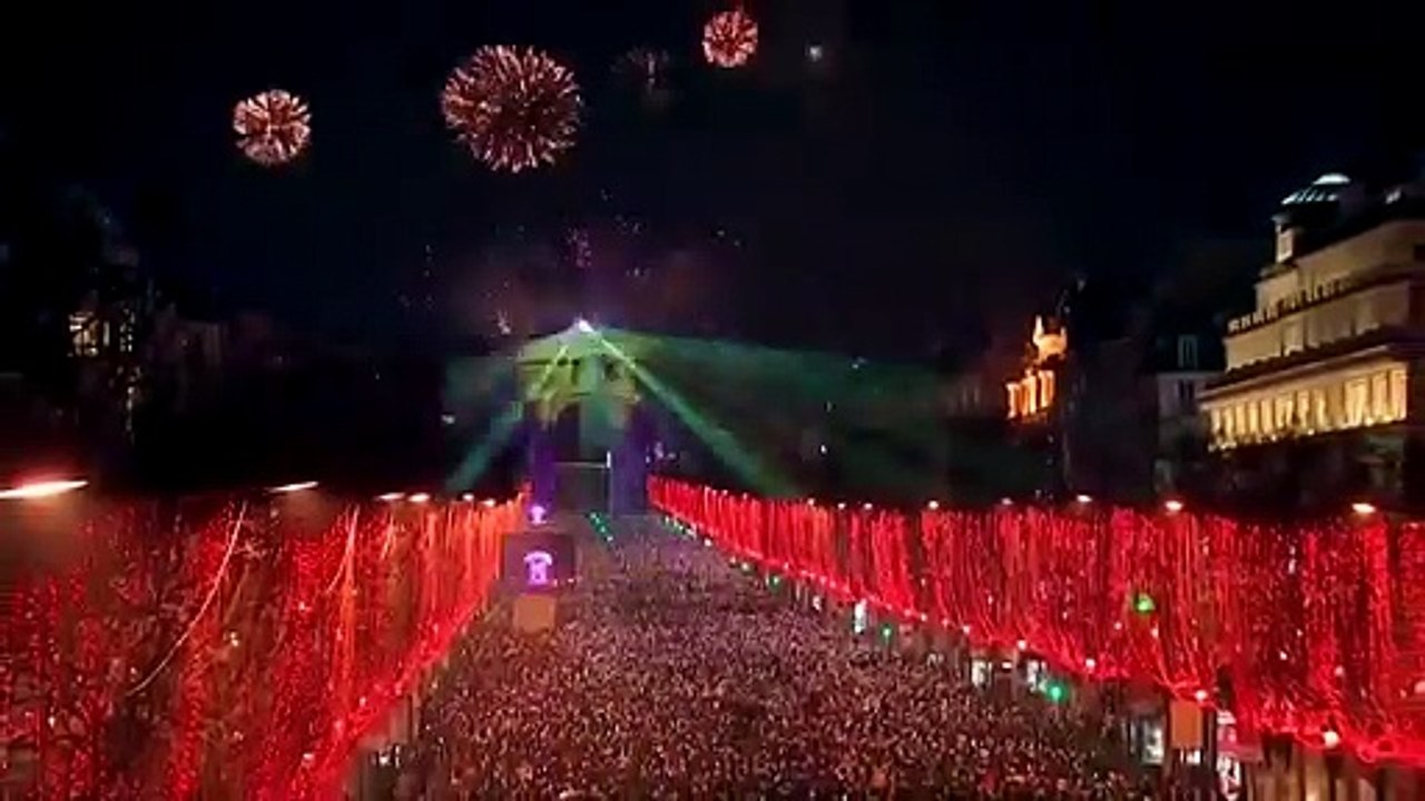 Feu d'artifice du Nouvel An 2020 sur les Champs-Elysées