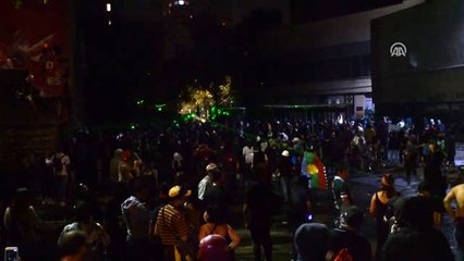 Şili'de hükümet karşıtı protestolar devam ediyor (2)