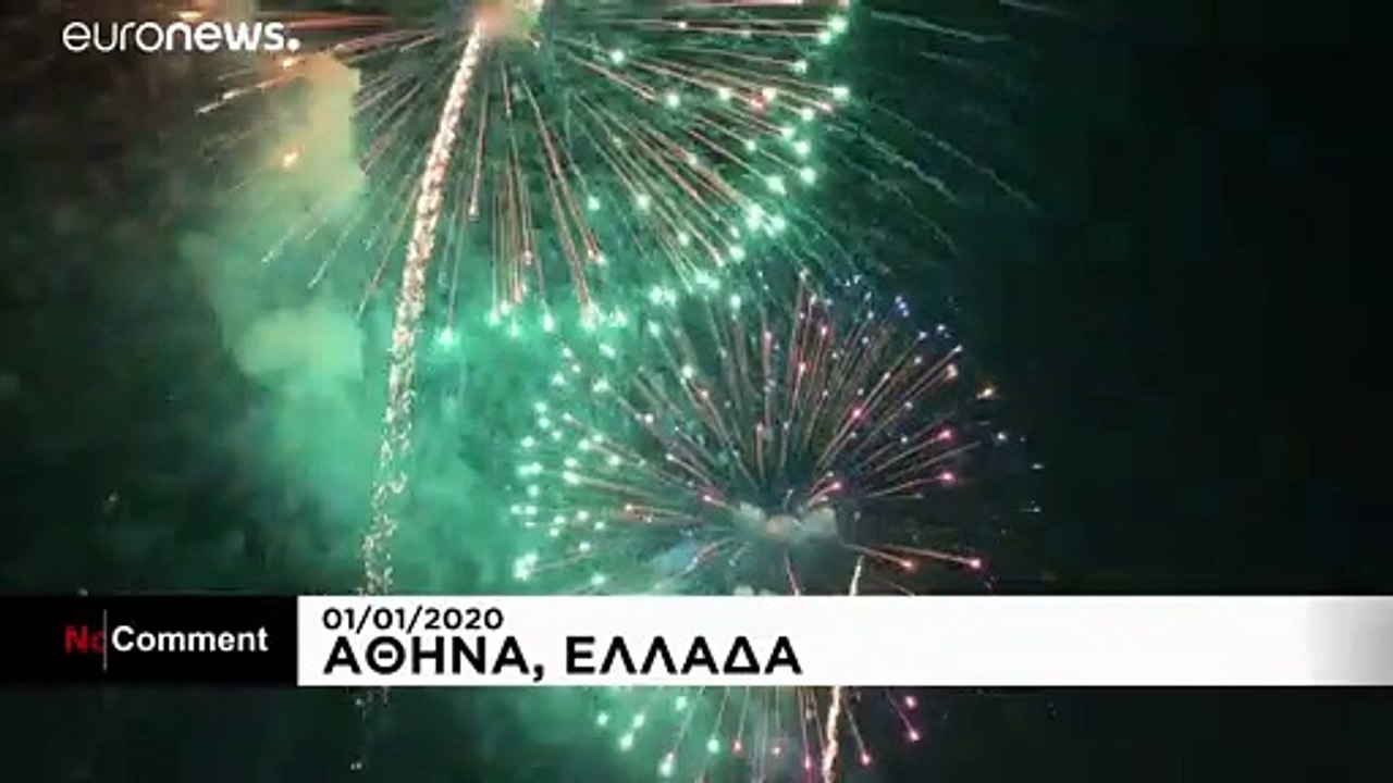 Φαντασμαγορικά πυροτεχνήματα στον ουρανό της Αθήνας