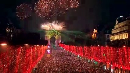 Revivez le feu d'artifice tiré depuis l'Arc de triomphe pour le passage en 2020