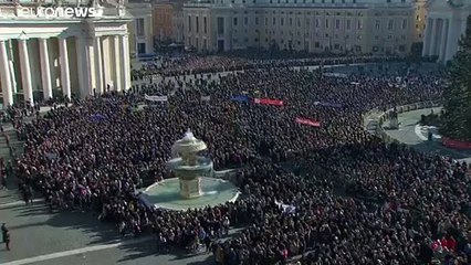 شاهد: البابا فرانسيس يعتذر عن فقدانه الصبر وضربه لمؤمنة آسيوية