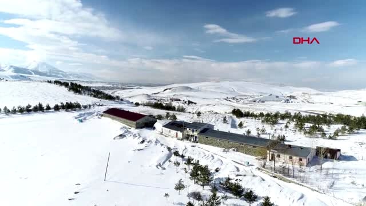 Erzurum türk telekom ceo'su ümit önal, yeni yıla eksi 15 derecede çalışan ekiplerle girdi