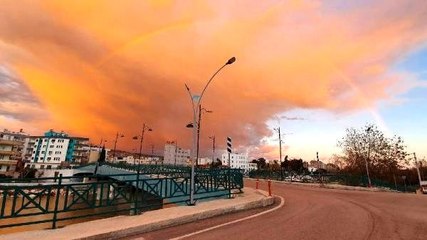 Gökyüzündeki görsel şölen vatandaşları şaşkına çevirdi