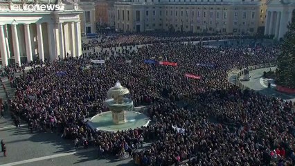 Βατικανό: Εξοργισμένος ο πάπας με πιστή που... δεν τον άφηνε