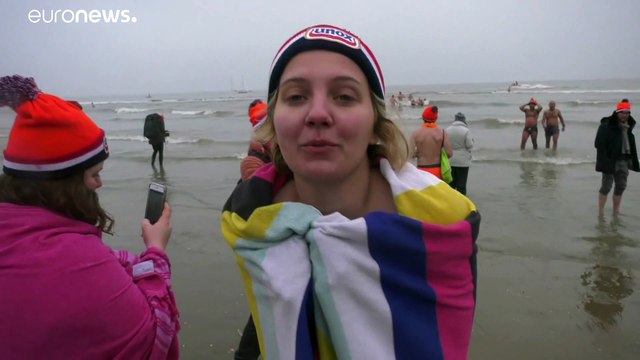 Plongeons dans 2020 ! Le 1er janvier, la tradition du bain de mer persiste