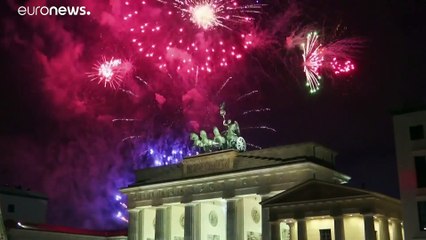 Berlino, un altro capodanno "turbolento" per polizia e vigili del fuoco
