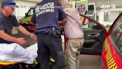 Australia fires: Crews battle flames