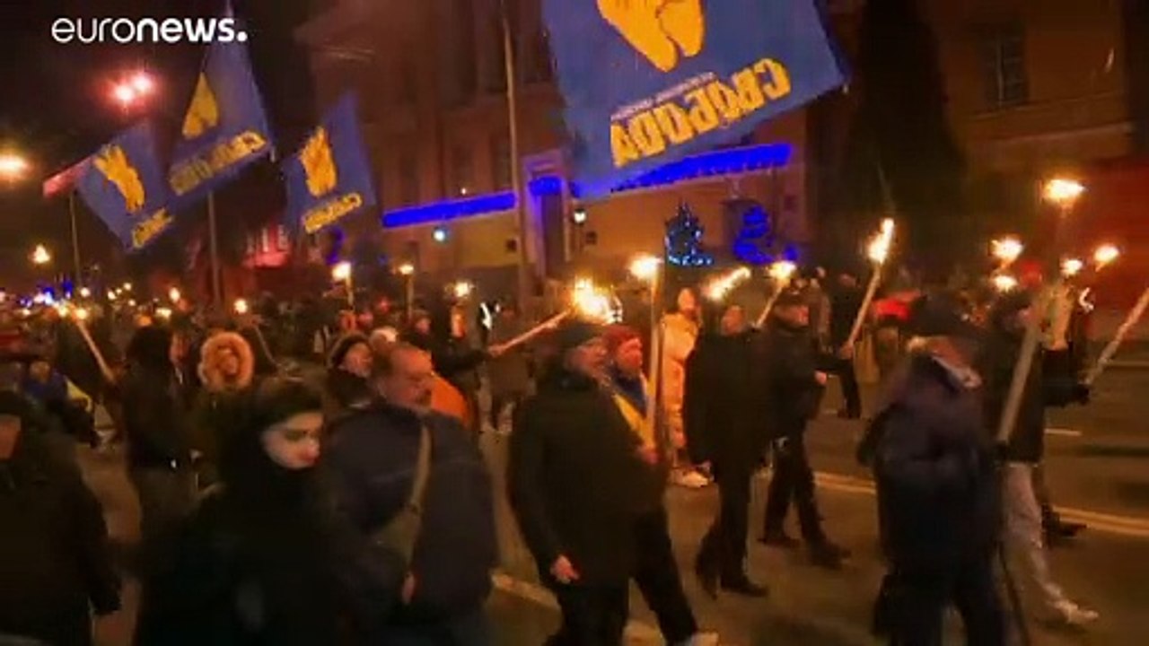 Gedenken an Bandera: Rechter Fackelzug durch Kiew