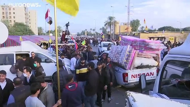 Протестующие покинули посольство США в Багдаде