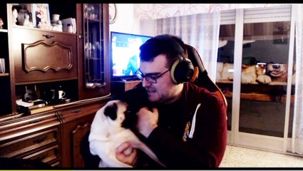 Youtuber Zick dice que le va a dar un hueso de Navidad a su perro Mollo