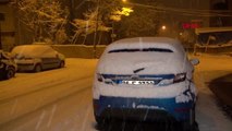 Van'da kar yağışı iranlı turistler için eğlence kaynağı oldu