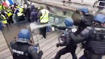 Recaudan 120.000 euros para el boxeador que golpeó a policías durante las protestas en París