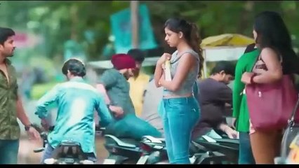 भर बाजार में लड़कियों को छेड़ रहे थे गुंडे बाद में जो हुआ, जबरदस्त सीन