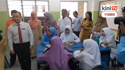 Hari pertama persekolahan meriah dengan kehadiran Maszlee Malik