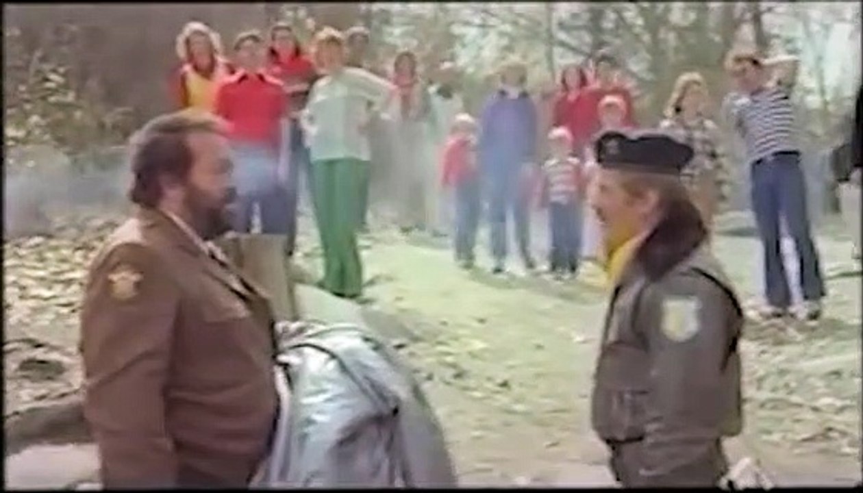 Uno sceriffo extraterrestre, poco extra e molto terrestre (1979)