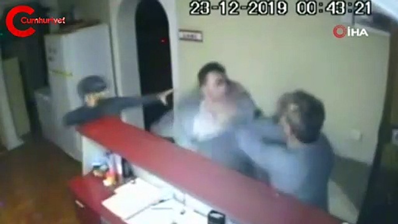 Otel işletmecisi ile eşine darp kamerada