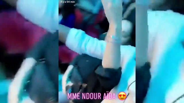 La Femme de Youssou Ndour danse avec Abba, Sa fille lui demande d'arrêter!