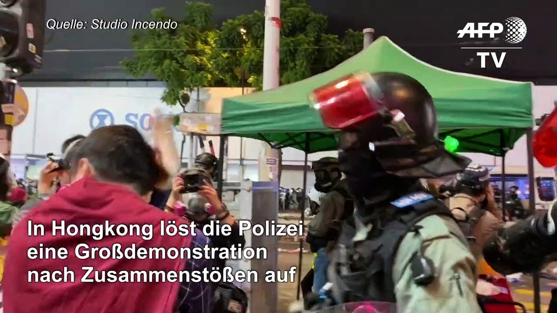 Hongkong: Polizei löst Großdemo auf