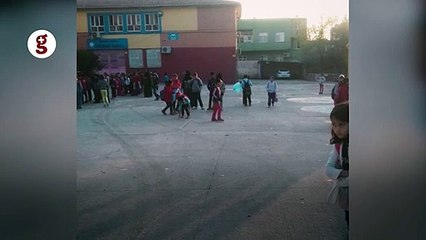 Öğrencilere ders saatinde 'Mıntıka temizliği'