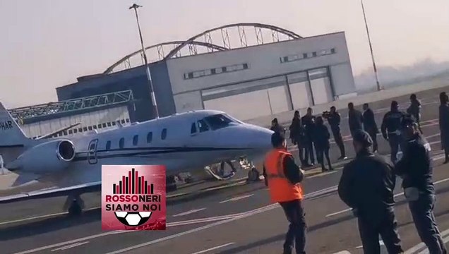 L'arrivo di Ibrahimovic all'aeroporto di Linate