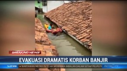 Momen Dramatis Evakuasi Korban Banjir Jabodetabek