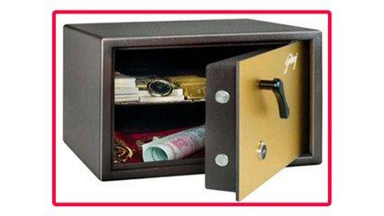 घर की इस दिशा में रखिए अपने पैसे, नहीं होगी धन-धान्य की कमी । Boldsky