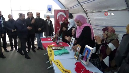 HDP önünde evlat nöbeti tutan ailelere destek ziyareti sürüyor