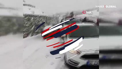 Buz pistine dönen yolda 20'ye yakın araç birbirine girdi