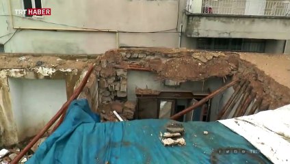 Adıyaman'daki yağışlarda iki odalı toprak ev çöktü