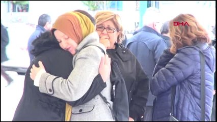 Denizli-alkol komasına girip hayatını kaybeden diş hekimi son yolculuğuna uğurlandı-2
