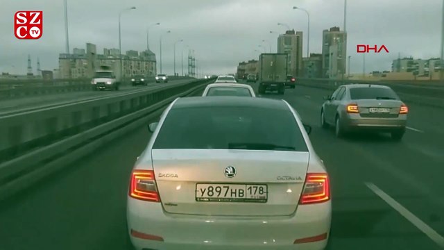 Seyir halindeki aracının camından el bombası attı