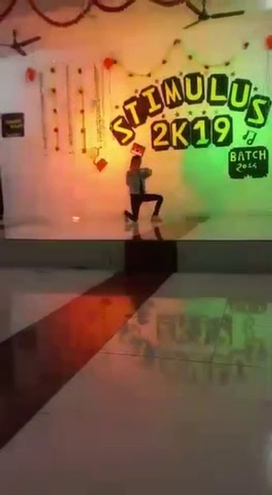 काॅलेज मे इस लडकी के डांस के चर्चे हर तरफ / College Girl Dance / Farewell party dance / Amazing Dance in College event
