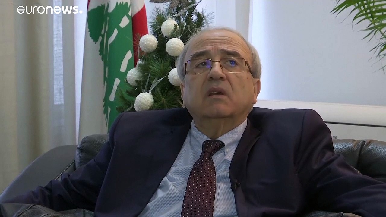 لبنان يعلن تسلمه "النشرة الحمراء" بشأن كارلوس غصن من الانتربول