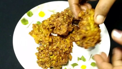 पत्ता गोभी और साबुत मूंग दाल का पकौड़ा | new pakora recipe 2020 ||