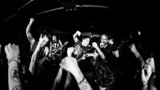 Bar Caradura 'apaga microfonos'; cierra por inseguridad en CdMx