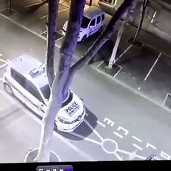 Il prend feu en voulant brûler une voiture de police (Colombes)