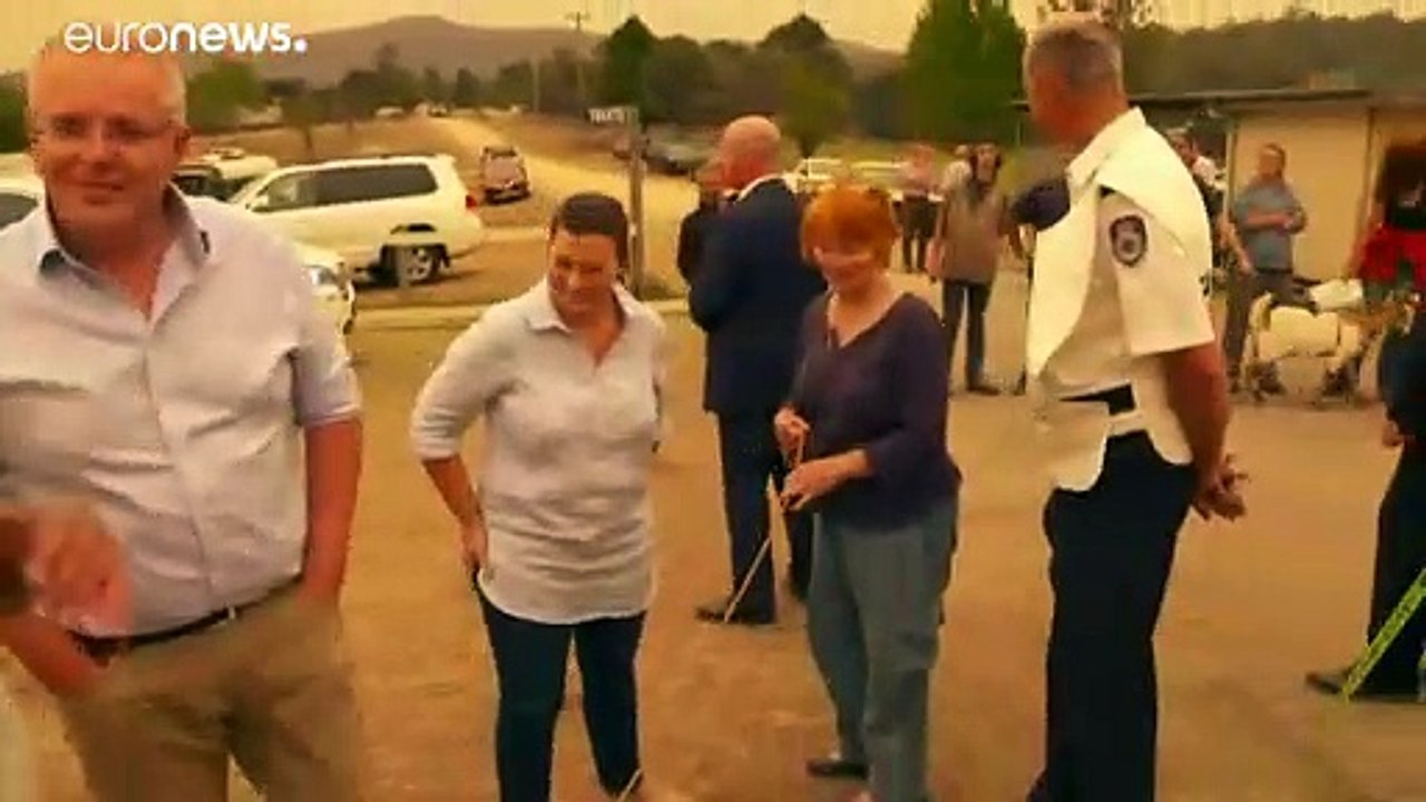 Le Premier ministre australien couvert d'insultes par les victimes des incendies