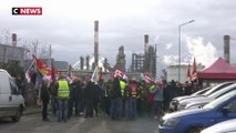 Des manifestants bloquent une raffinerie à Donges (Loire Atlantique)