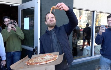 Barstool Pizza Review - Shakespeare’s Pizza (Columbia, MO)