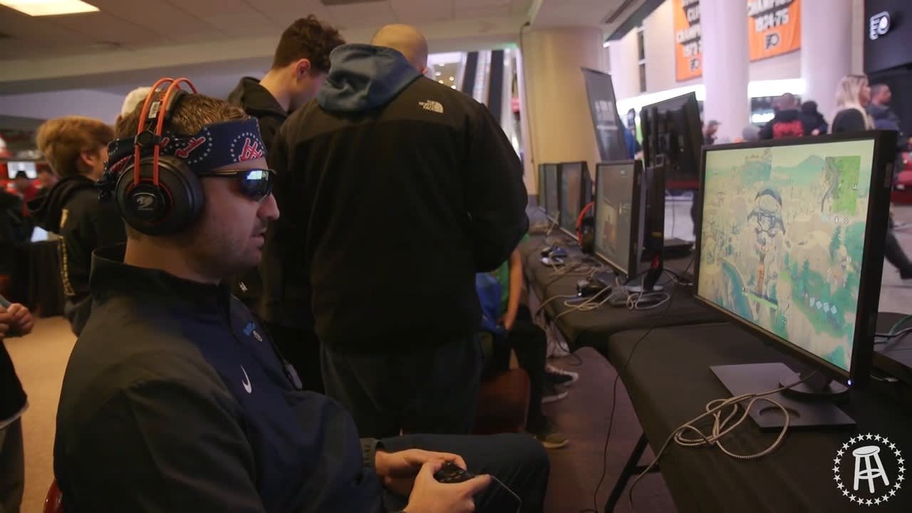 Smitty Leads His Army Of (Small) Soldiers Into Battle At A Live Fortnite Event