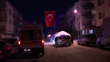 Şehidin Ankara'daki evi Türk bayraklarıyla donatıldı