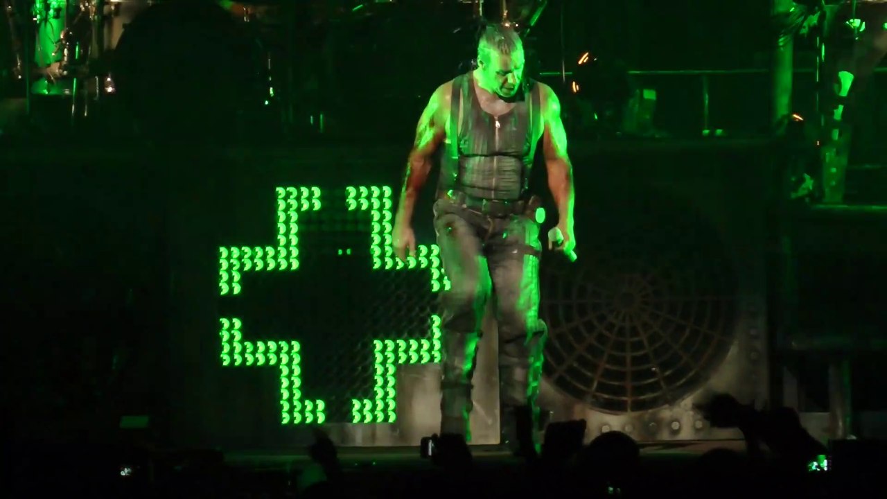 Rammstein - Du Riechst So Gut [Live in Pihiladelphia 2012]
