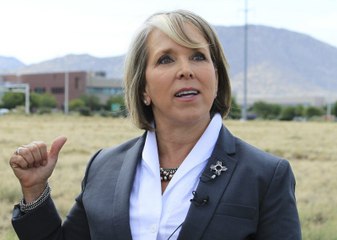 Michelle Lujan Grisham, la gobernadora hispana que rompe paredes cuando se cabrea con Trump
