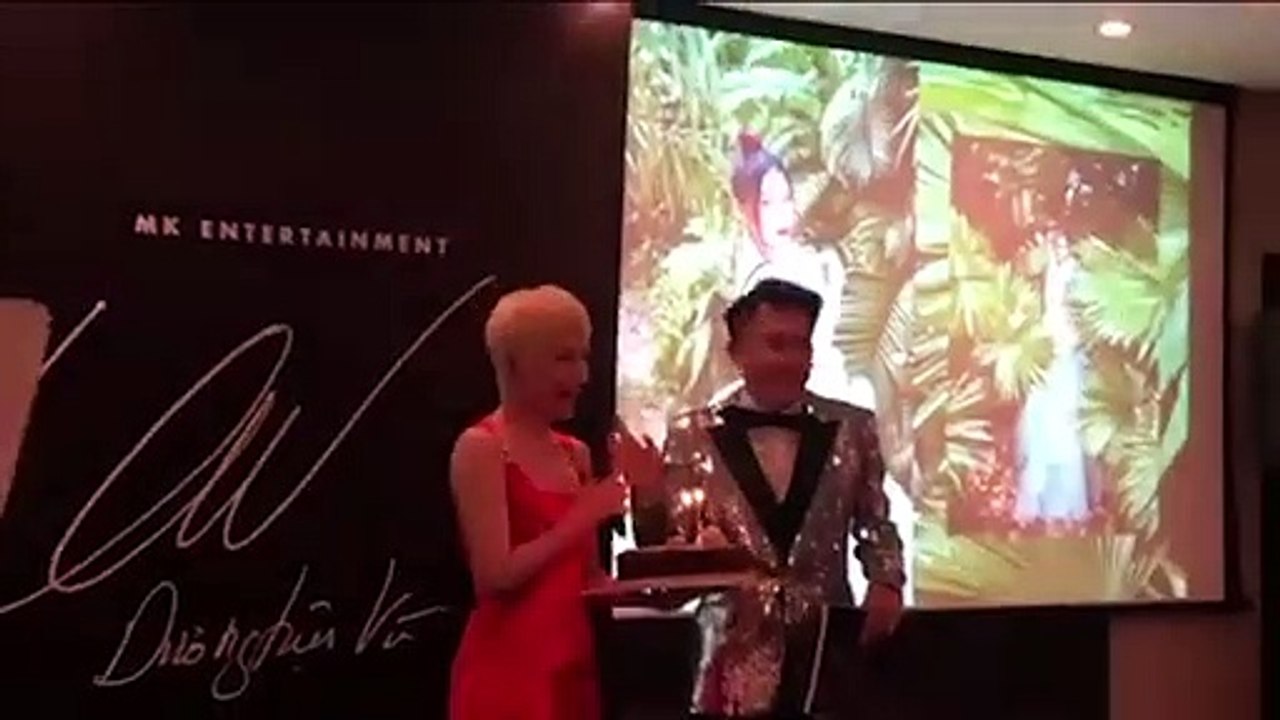 Bảo Anh chi 300 trieu ủng hộ Dương Triệu Vũ