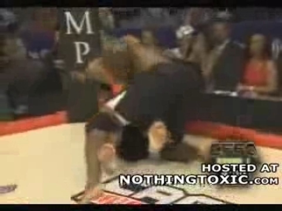 Kimbo slice fights in MMA